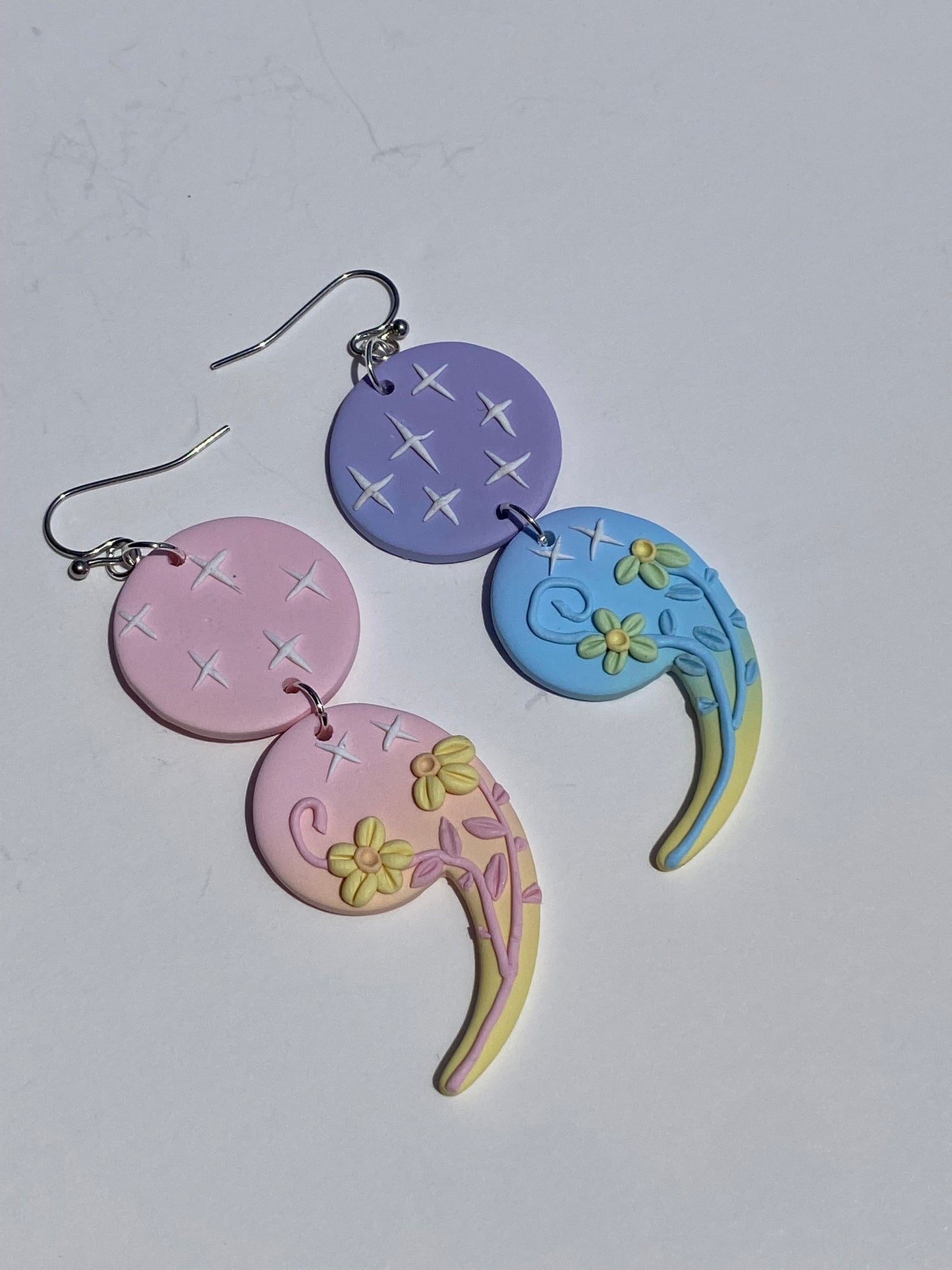 Gradient Floral Semicolon Earrings